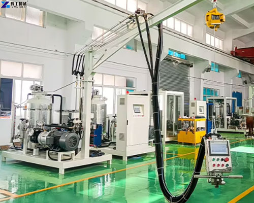 polyurethane foaming machine